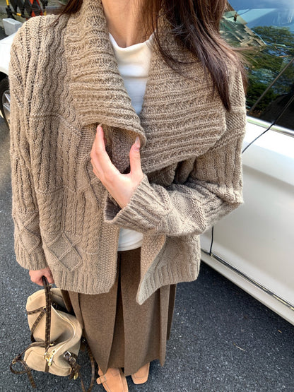 // 復古慵懶麻花紋翻領CD