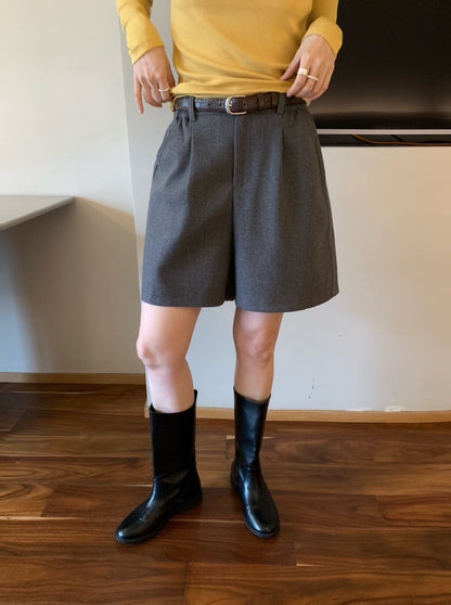 // 挺括感羊毛呢料連腰帶短褲