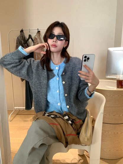C82 / 撞色假兩件排扣圓領冷外套(8%WOOL)