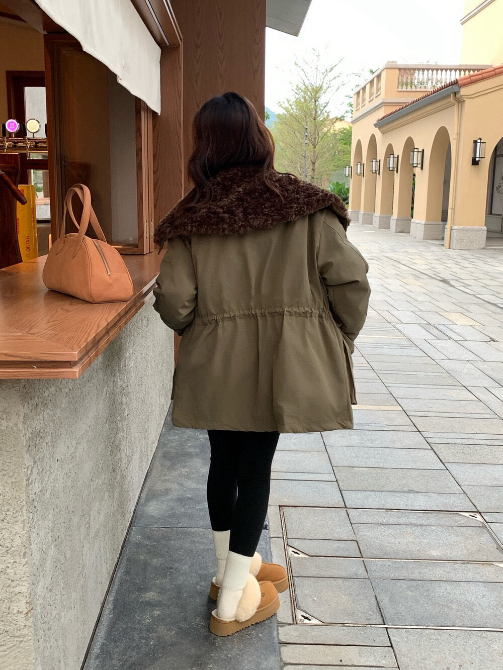 // 超帥大毛毛翻領可束腰口袋工裝外套