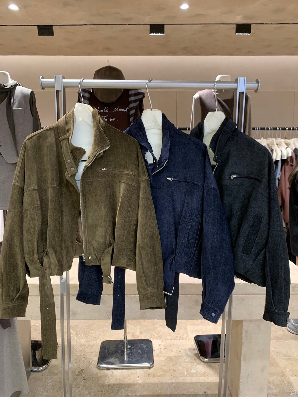 // 質感超好的雪尼爾絨帥氣短款外套