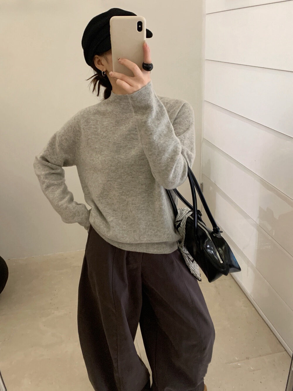 // 100%綿羊毛無縫一體小立領針織上衣