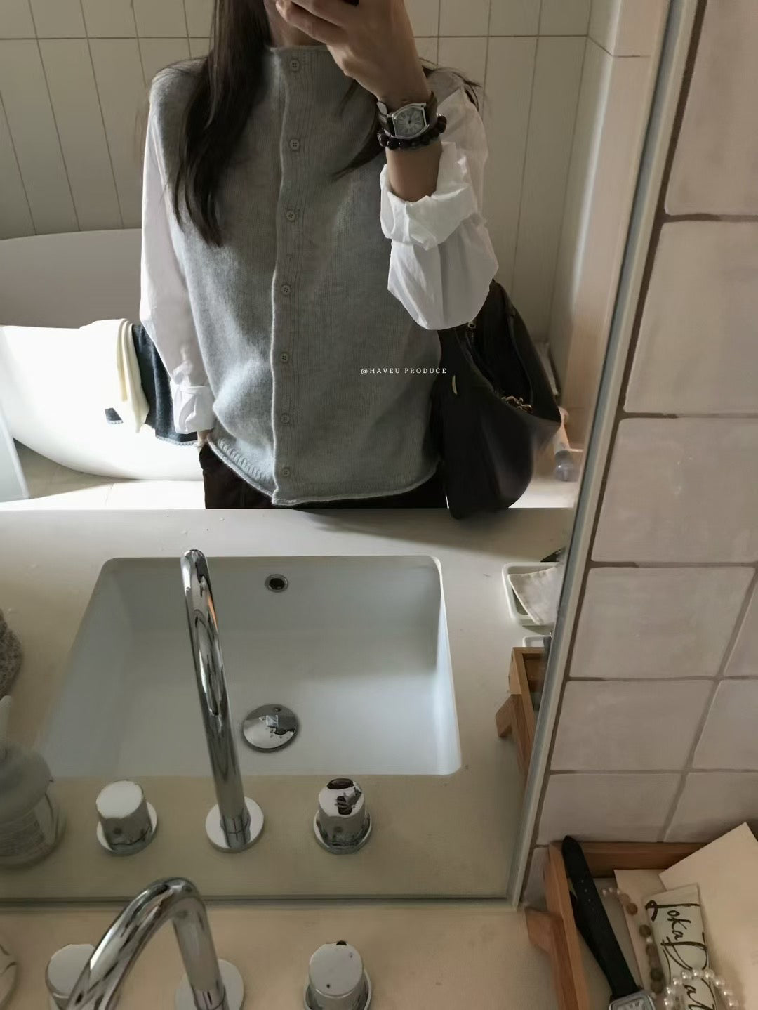 // 超氣質mini鈕扣小立領開胸背心