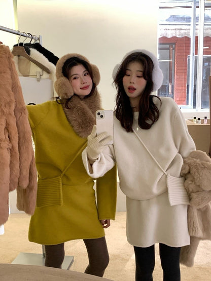 // 超舒服軟糯毛衣+短裙+袋仔三件套