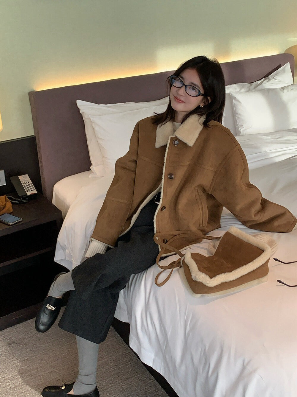 // 超軟皮毛一體麂皮翻領外套(連袋仔)