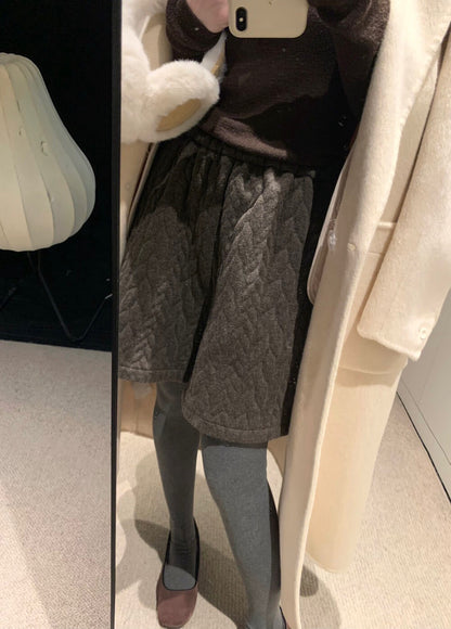 // 復古感麻花後口袋加絨短褲