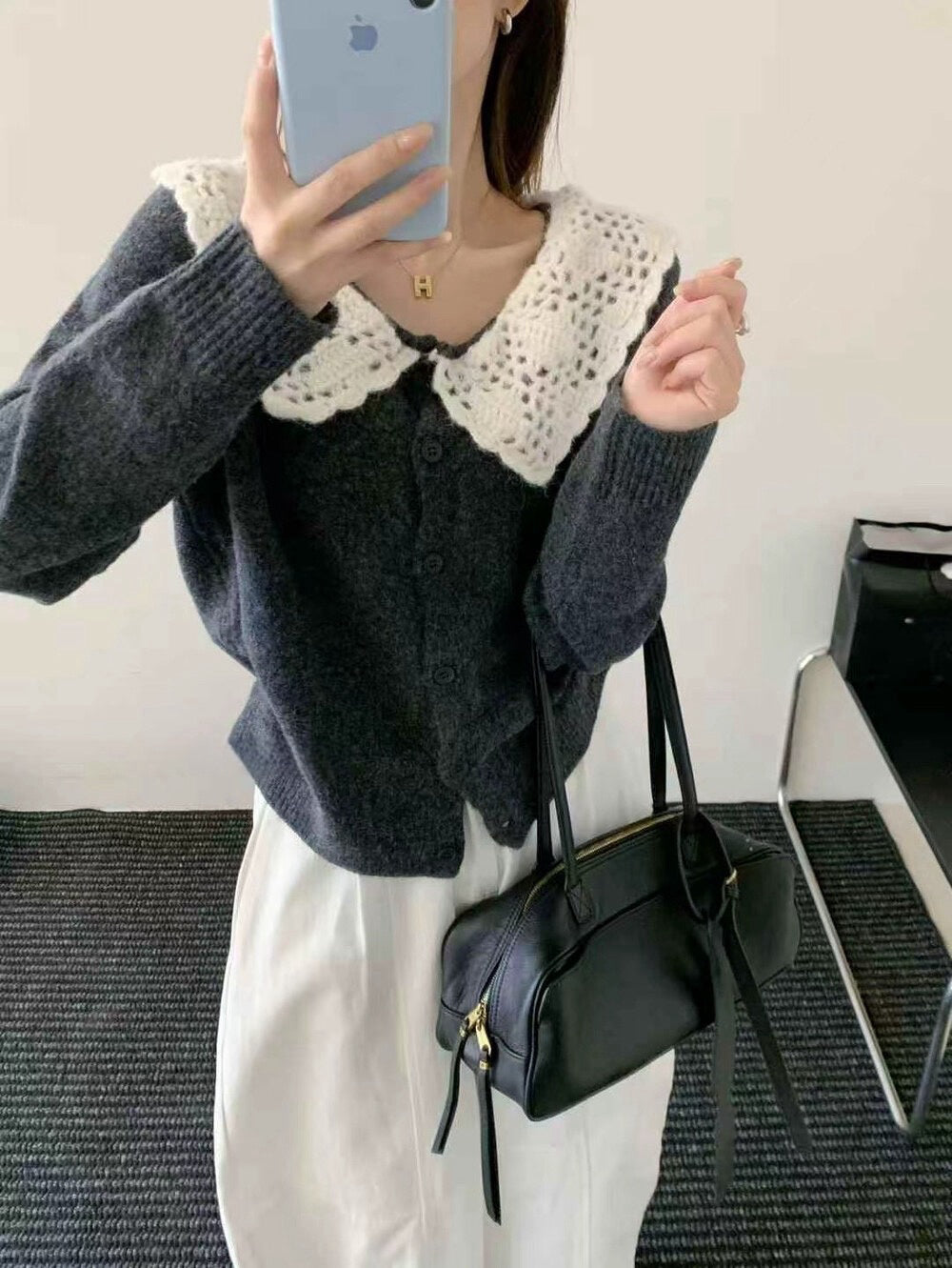 // 拼接鈎花針織翻領排扣毛衣