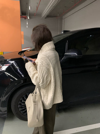 // 復古慵懶麻花紋翻領CD