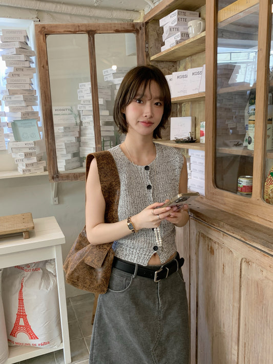 // 單穿就絕美的開胸針織背心