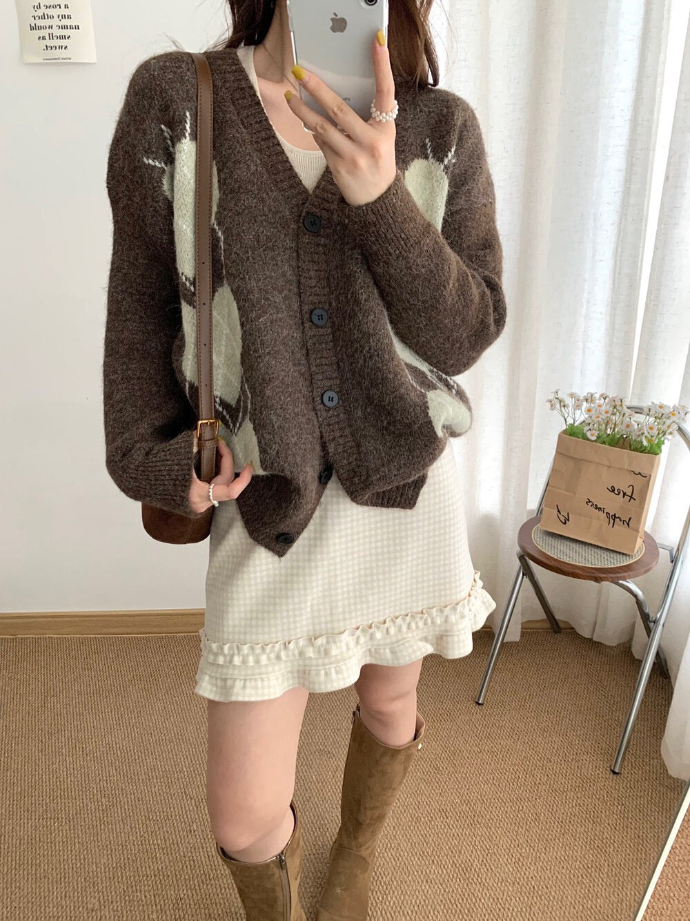 // 6%羊毛復古心心菱格V領CD