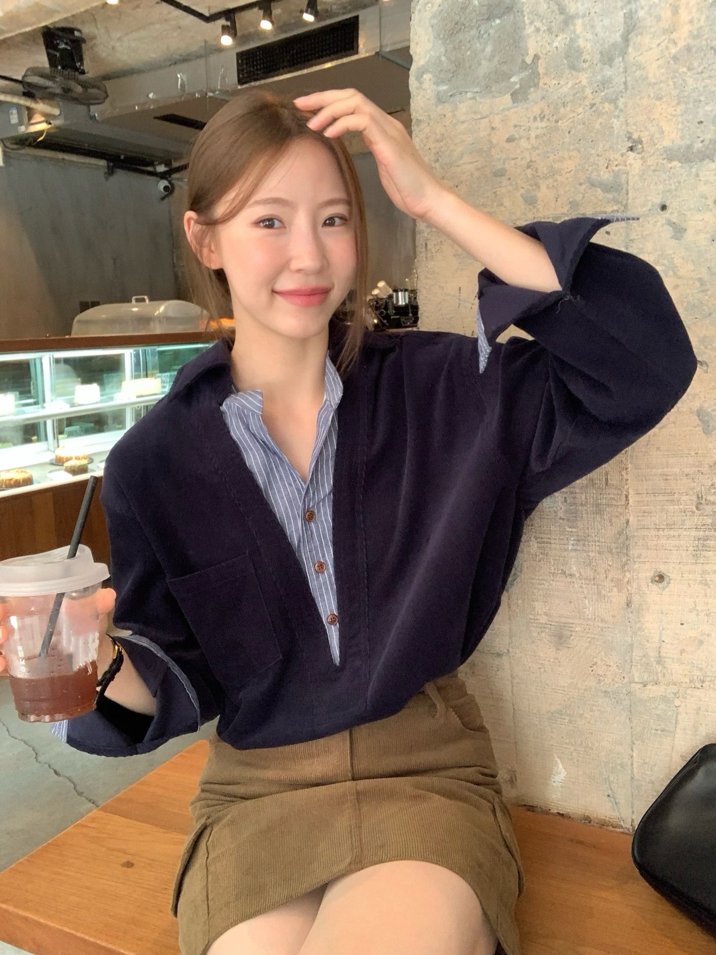 // 假兩件口袋拼接恤衫燈芯絨上衣