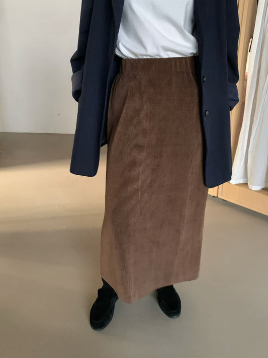 // 超大彈力絨感中裙