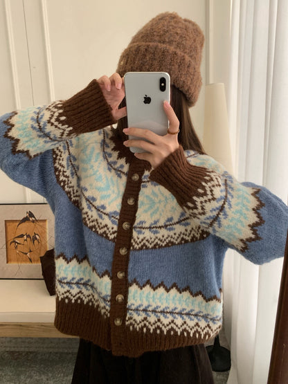 // 50%綿羊毛復古花紋圓領CD