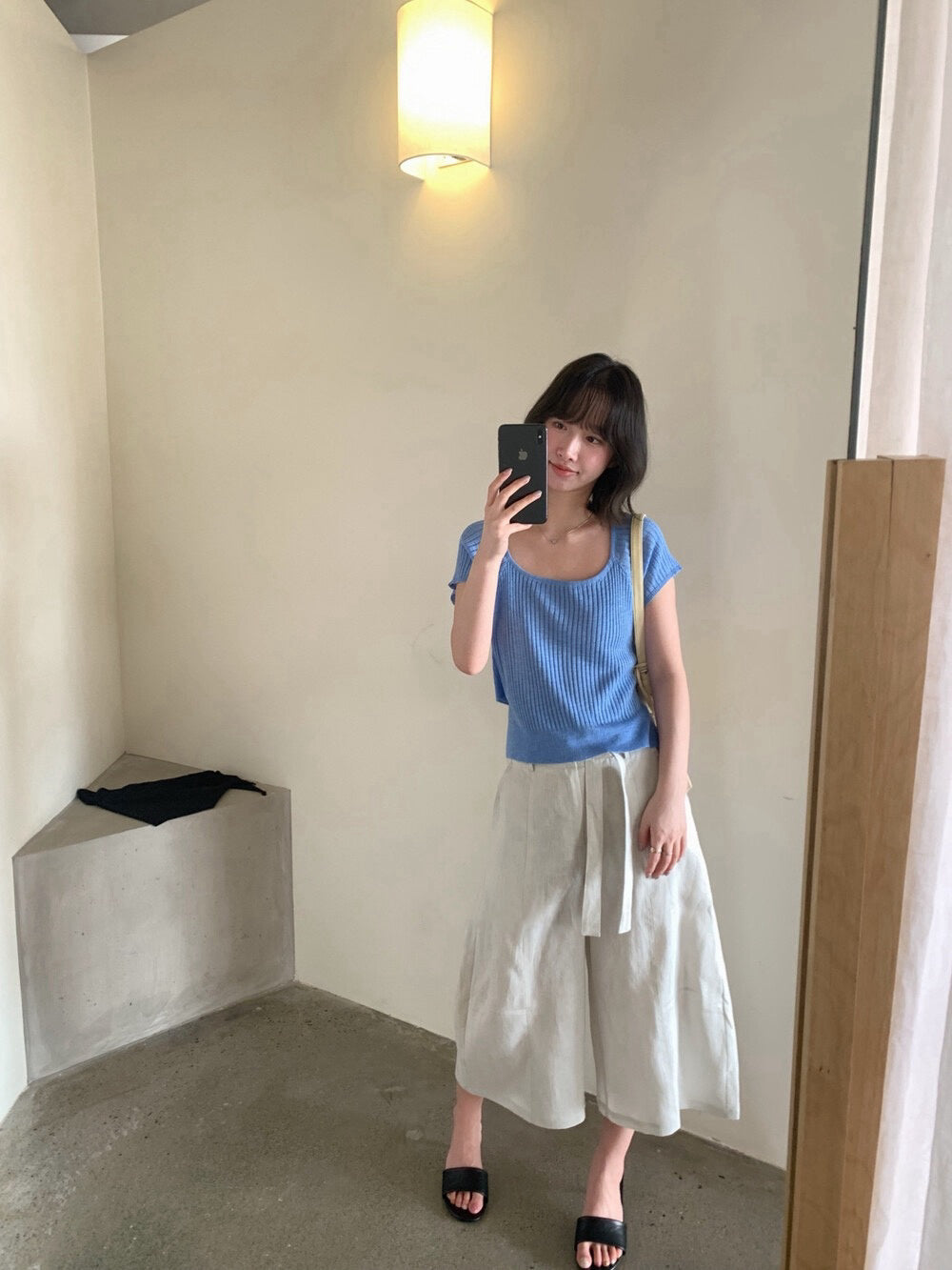 // 後綁帶修腰直織紋短袖針織
