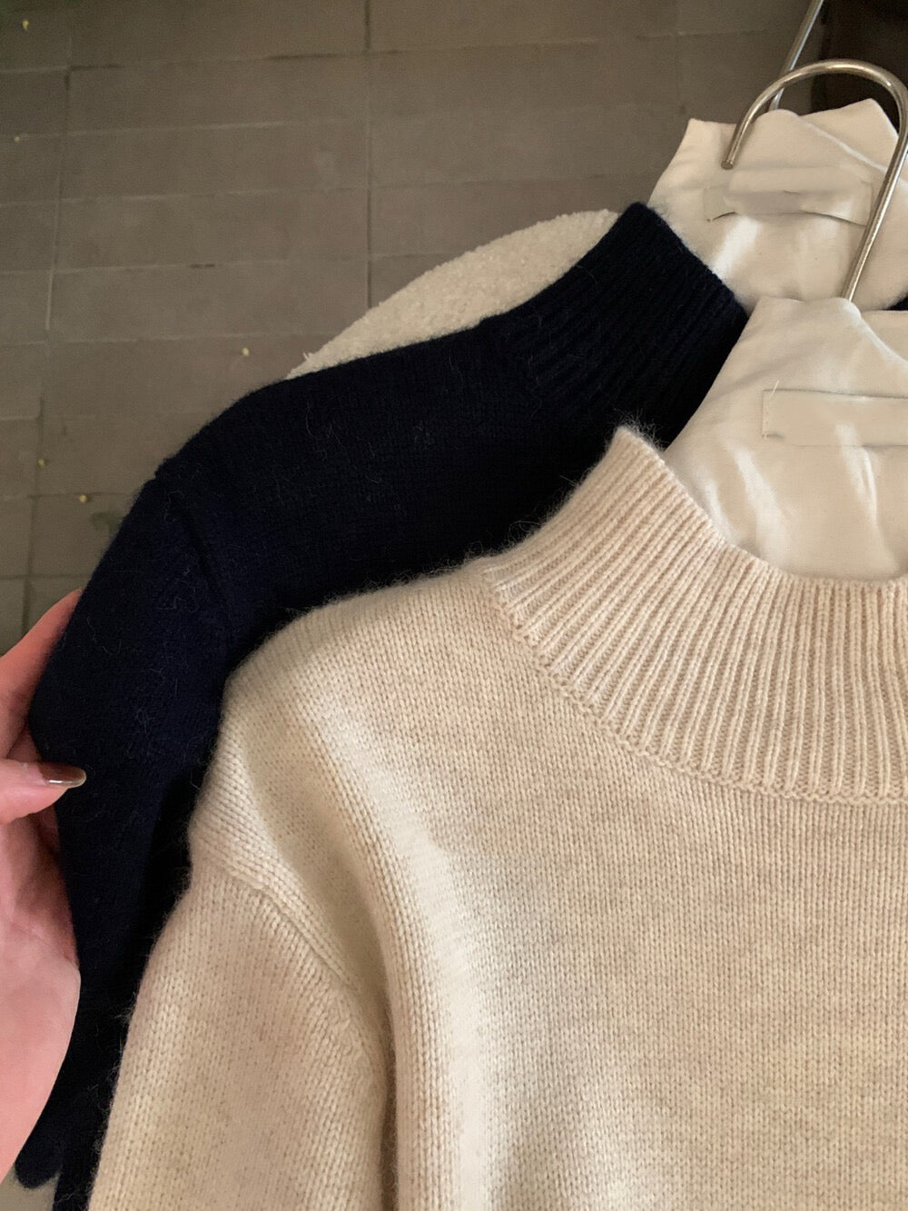 // 10%angora半領16色套頭NT