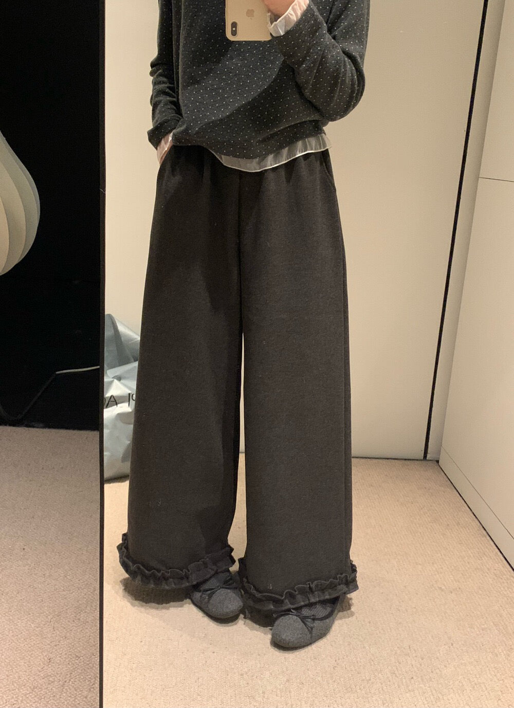 // 木耳邊花邊腳毛呢褲