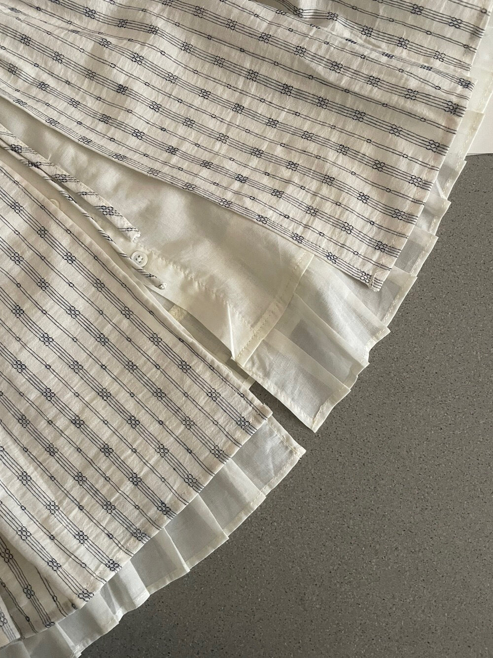 // 棉感刺繡花紋壓褶腳假兩件花邊BL