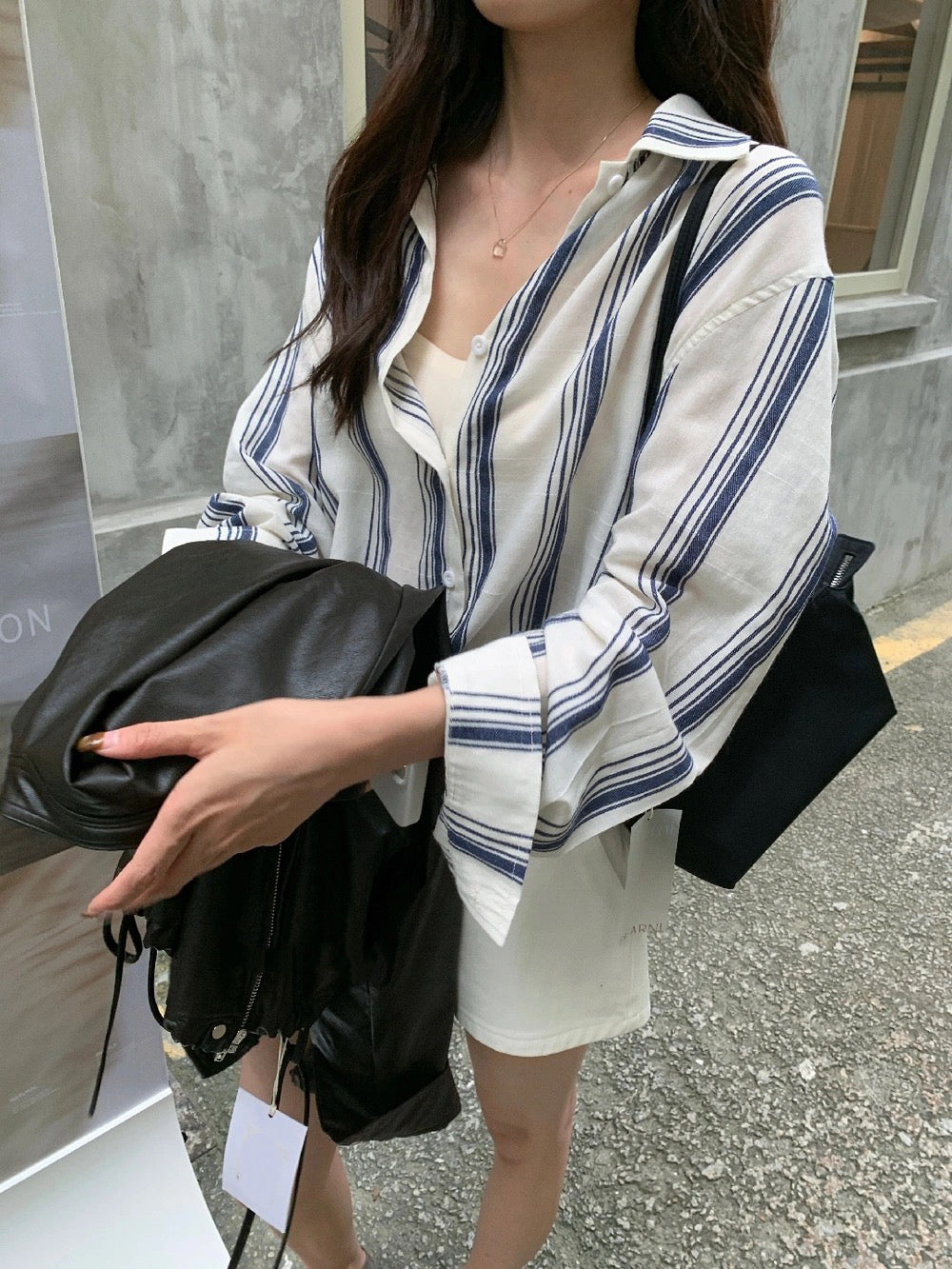 B154 / 法式鬆弛感藍白拼間恤衫