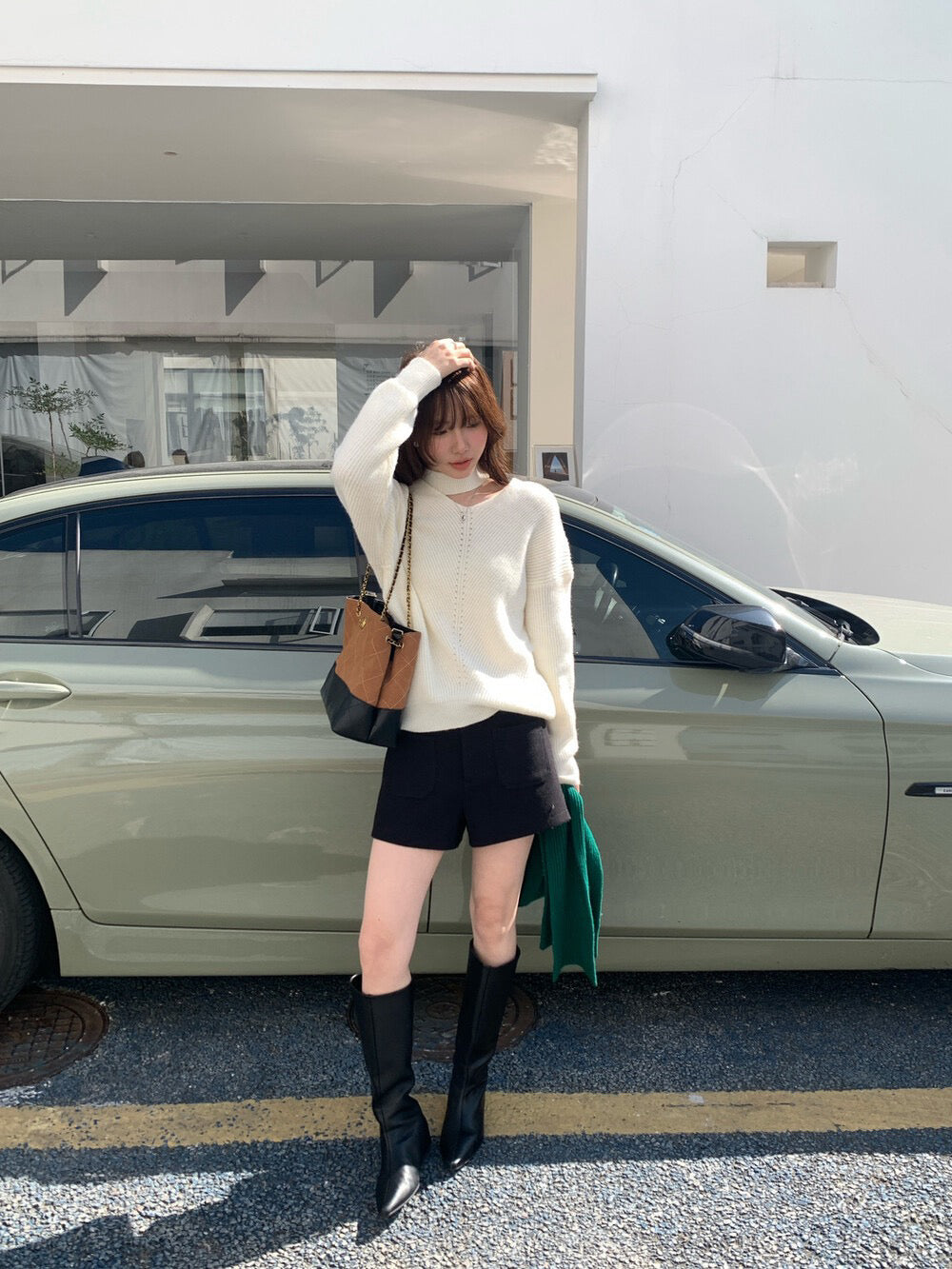 // 溫柔小性感掛頸毛衣