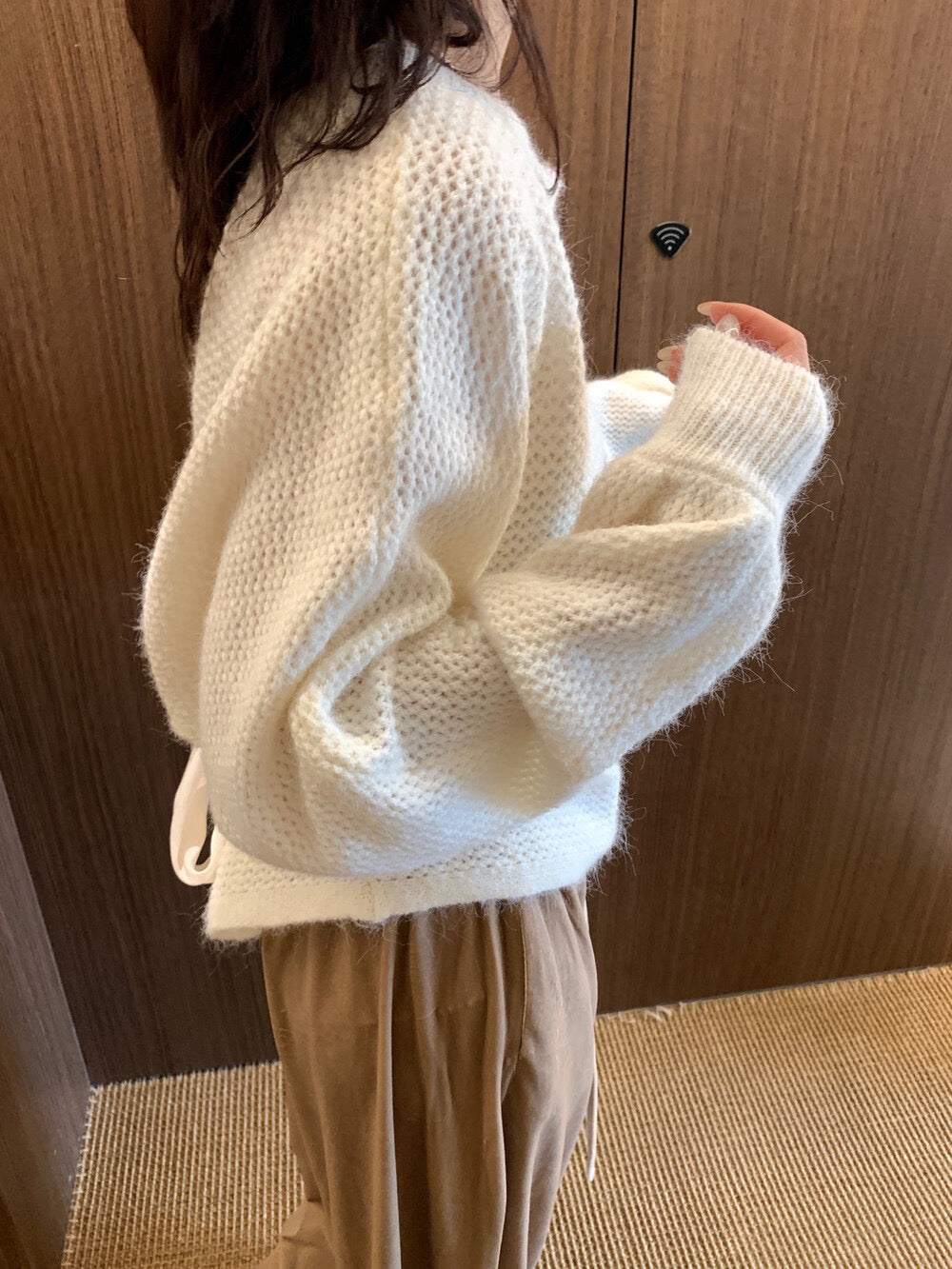 // 設計感後綁帶蝙蝠袖毛衣