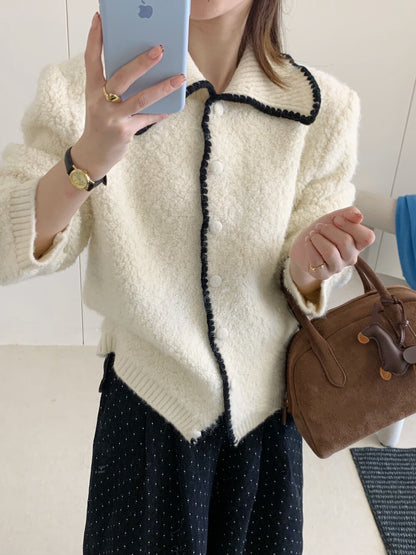 // 撞色包邊毛茸感翻領CD