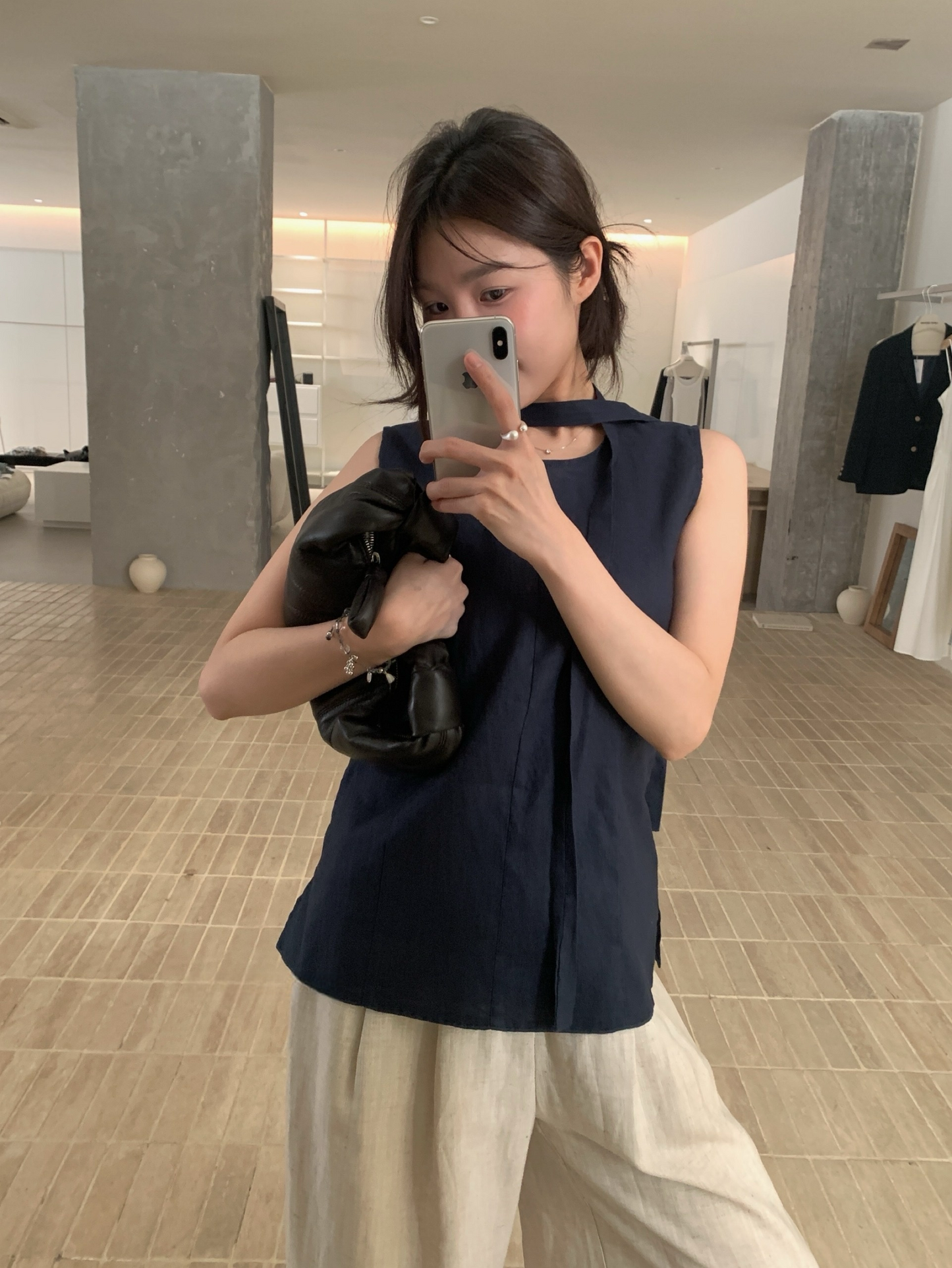 // 連領帶微修腰麻質背心