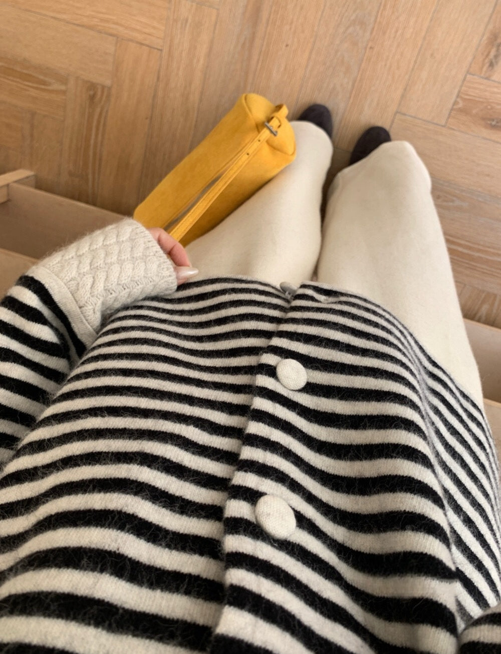 // 麻花領+袖拼色間條軟糯CD