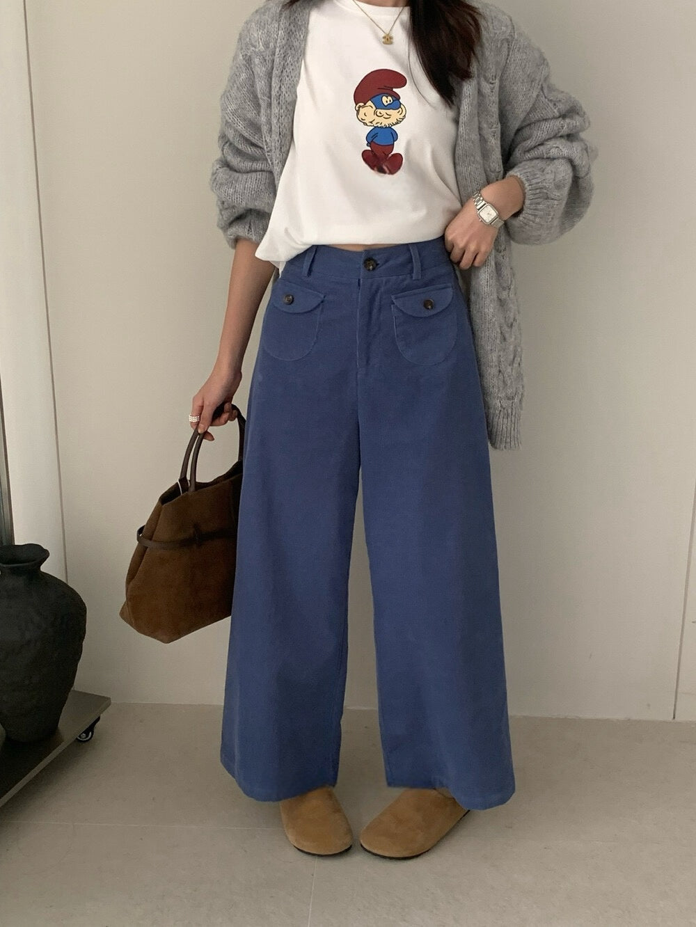 // 小口袋設計微闊腳燈芯絨褲