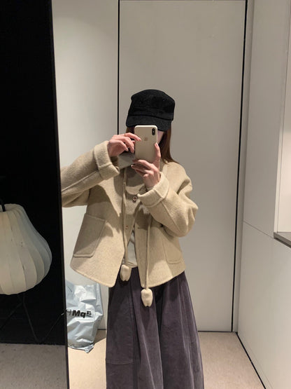 // 100%wool翻領雙口袋短款雙面手工羊毛外套(連頸繩掛飾)