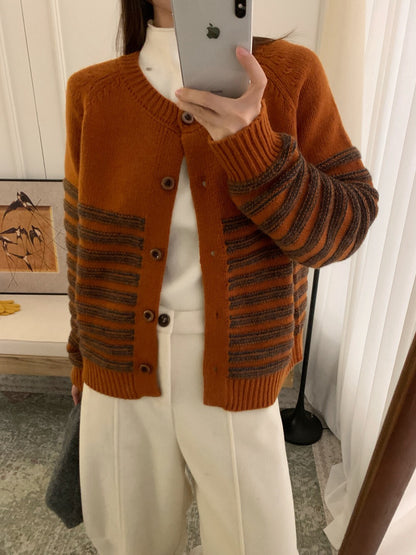 // 100%羊毛立體鈎線半間CD