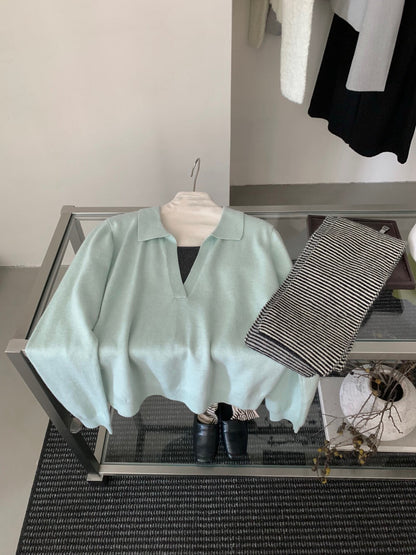 // 自帶造型假兩件小v翻領NT