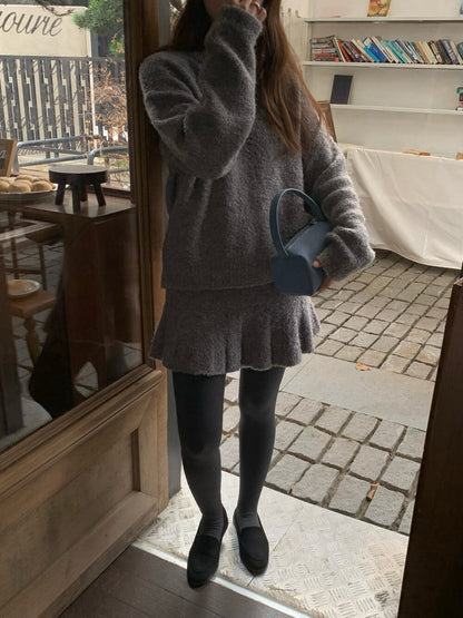 // 慵懶感V領毛衣+荷葉腳短裙套裝