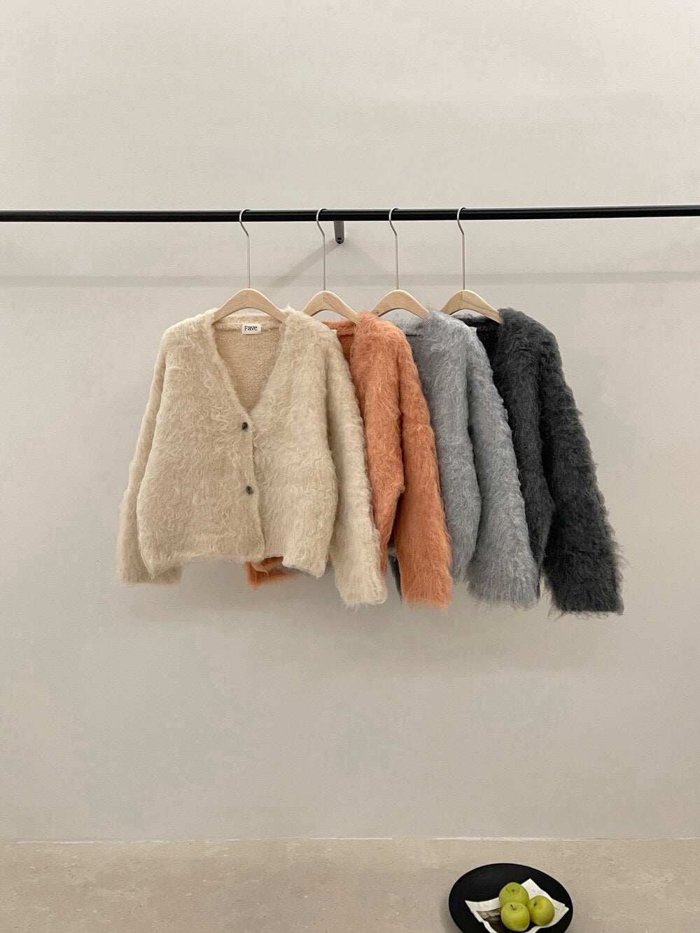 // 造型感圈圈毛拉絨V領外套