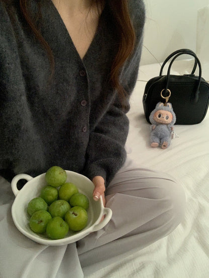 // 100%綿羊毛柔軟V領CD