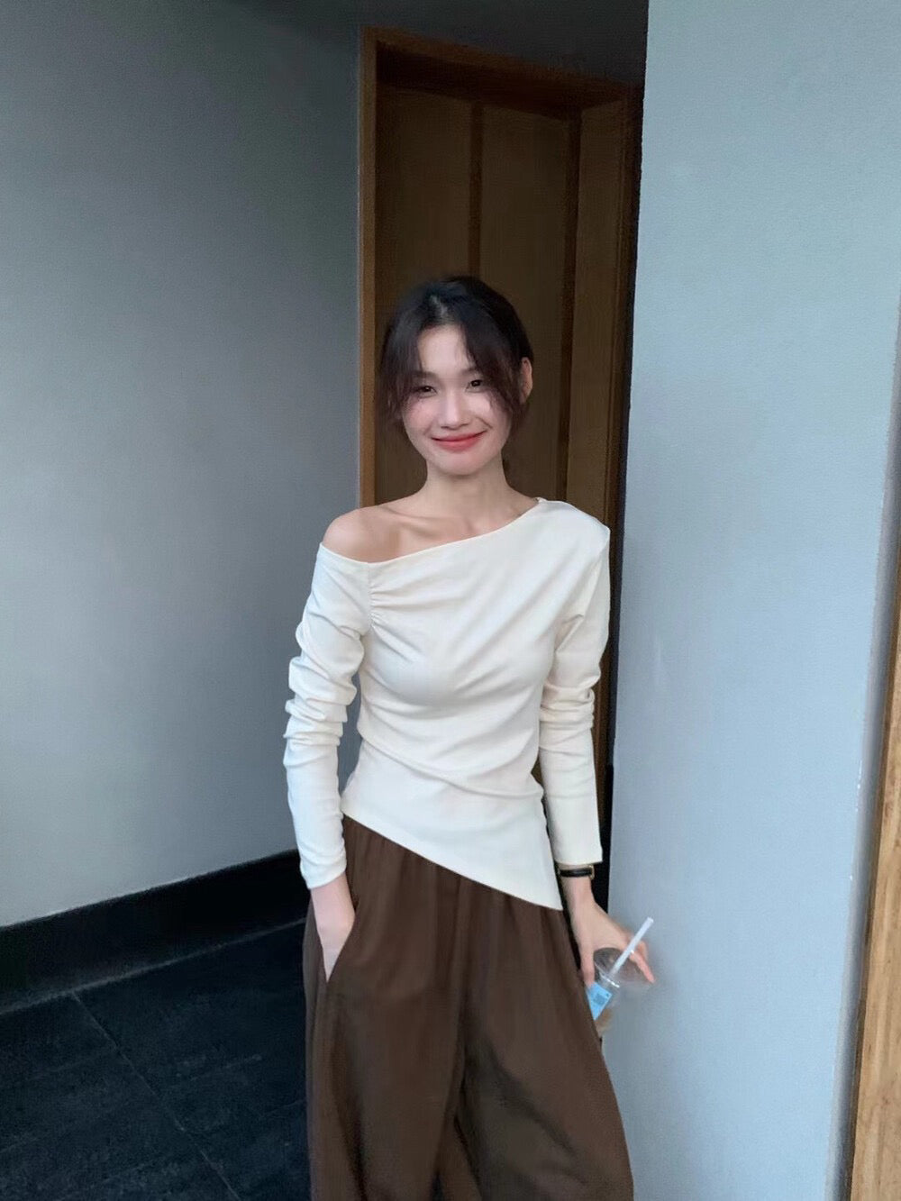 // 50%cotton+50%loycell親膚斜肩不規則長袖上衣