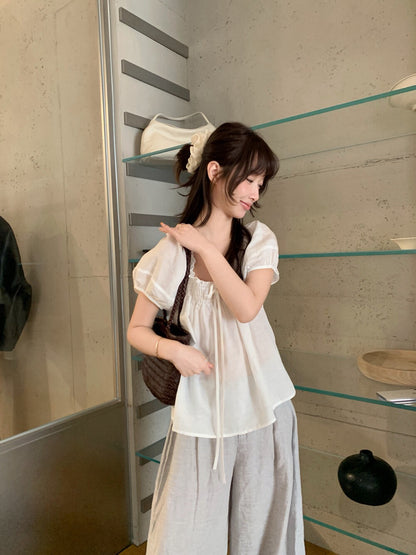 B68 / 木耳邊泡泡袖麻質BL