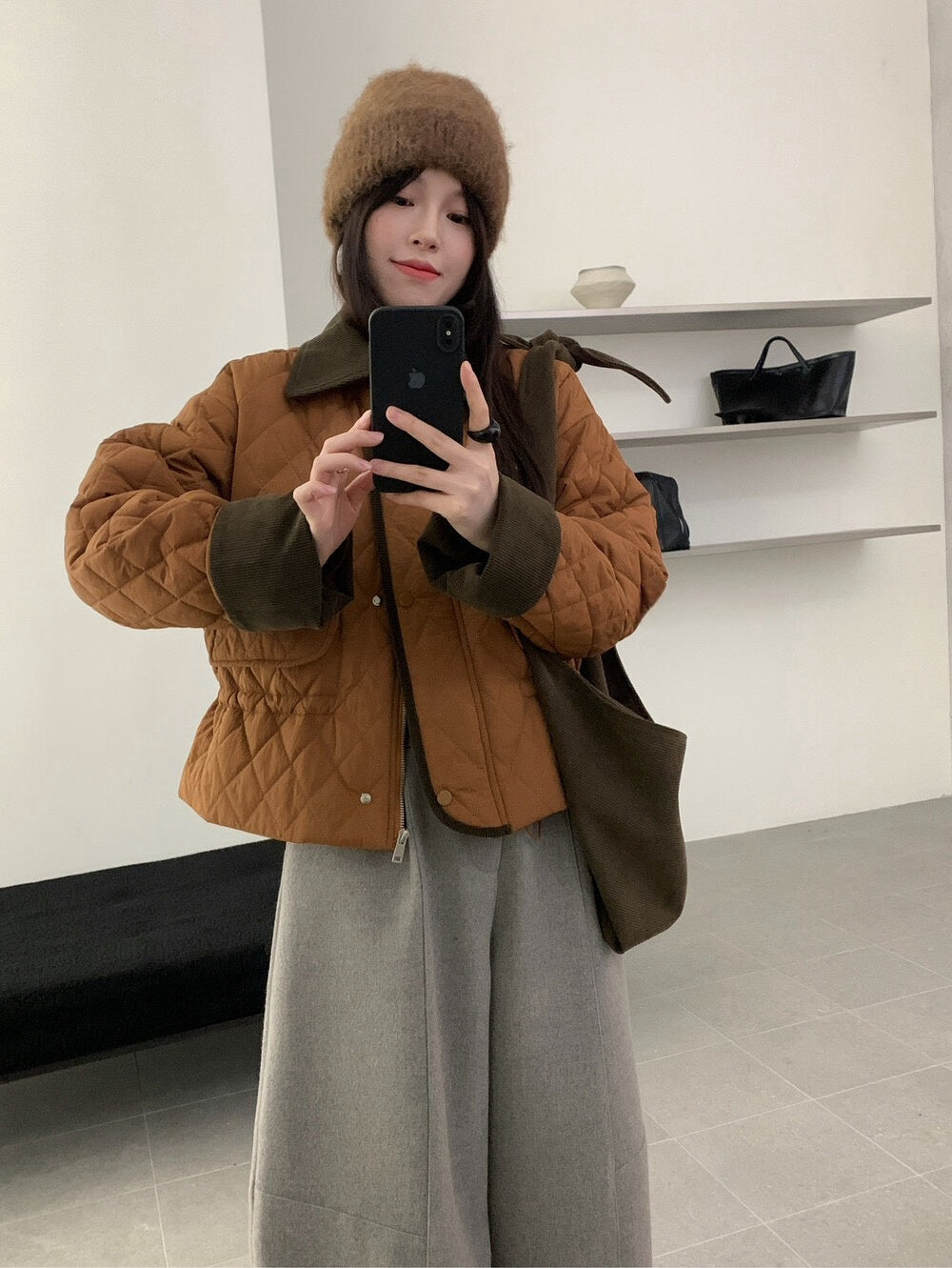 // 撞色包邊拼燈芯絨領可束腰菱格夾棉短外套(帽子可拆)