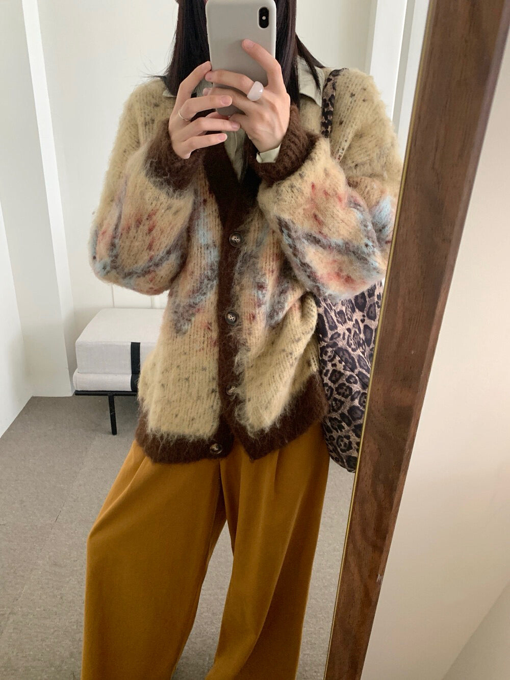 // 復古菱格圖案軟糯V領CD