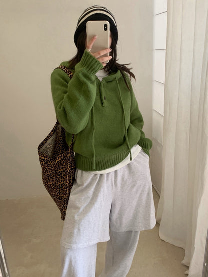 // 鈕扣設計連帽落肩毛衣