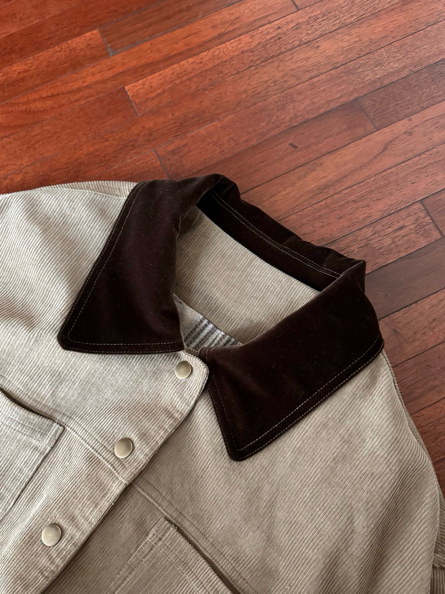 // 絨面領拼燈芯絨格紋拼布中長外套