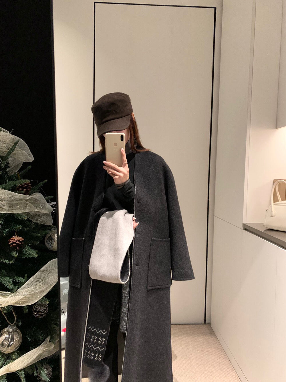 // 70%綿羊毛簡約插肩V領長款手工羊毛外套(連頸巾)