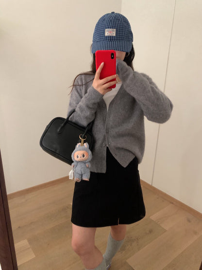 // 100%綿羊毛柔軟V領CD