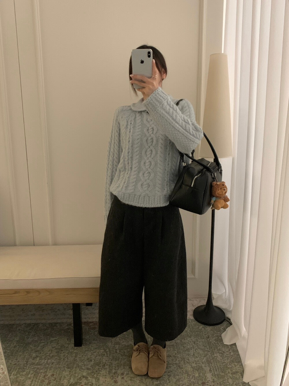 // 20%wool牛角鈕領口圓翻領麻花毛衣