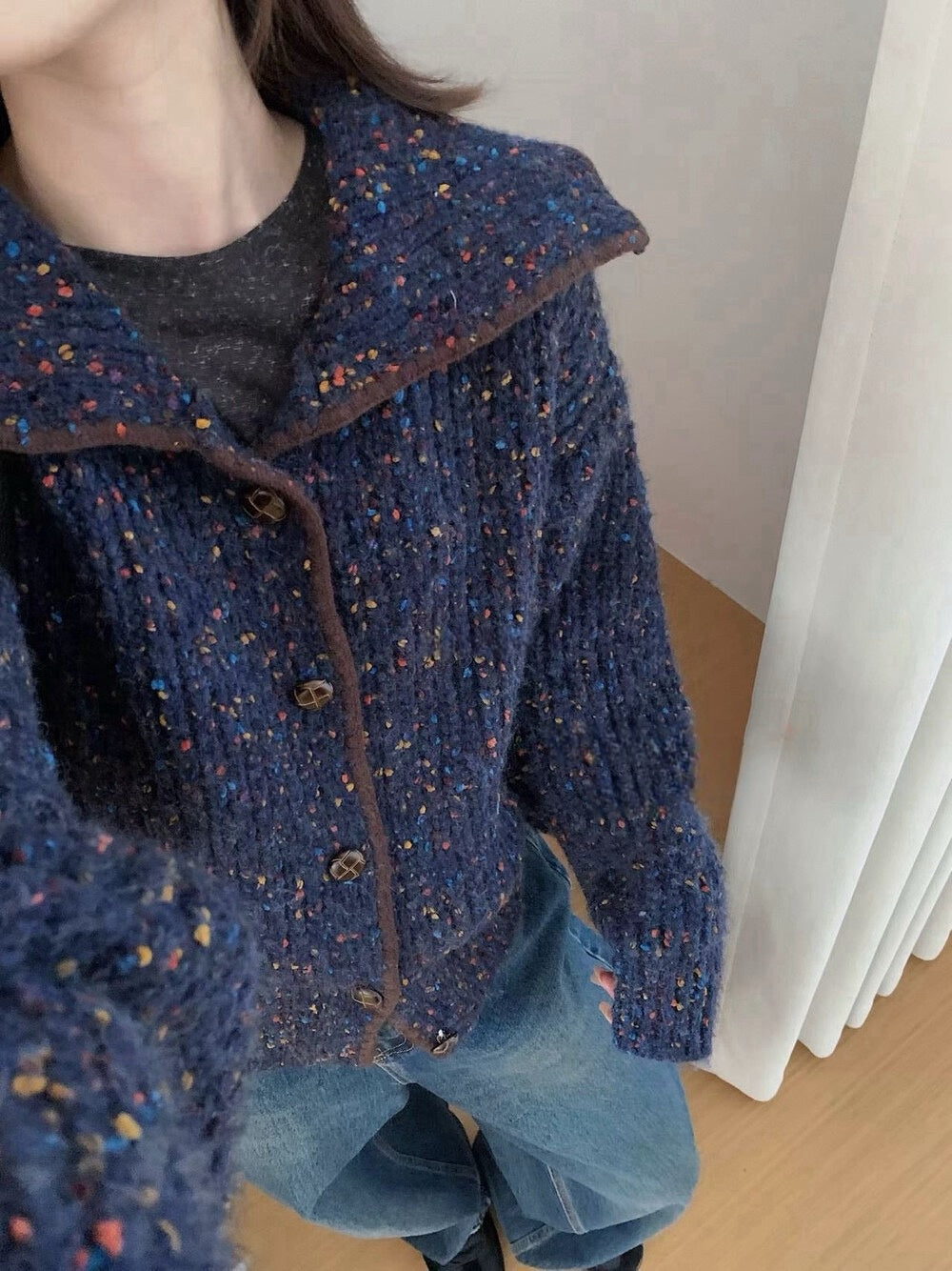 // 30%綿羊毛彩點包邊翻領CD