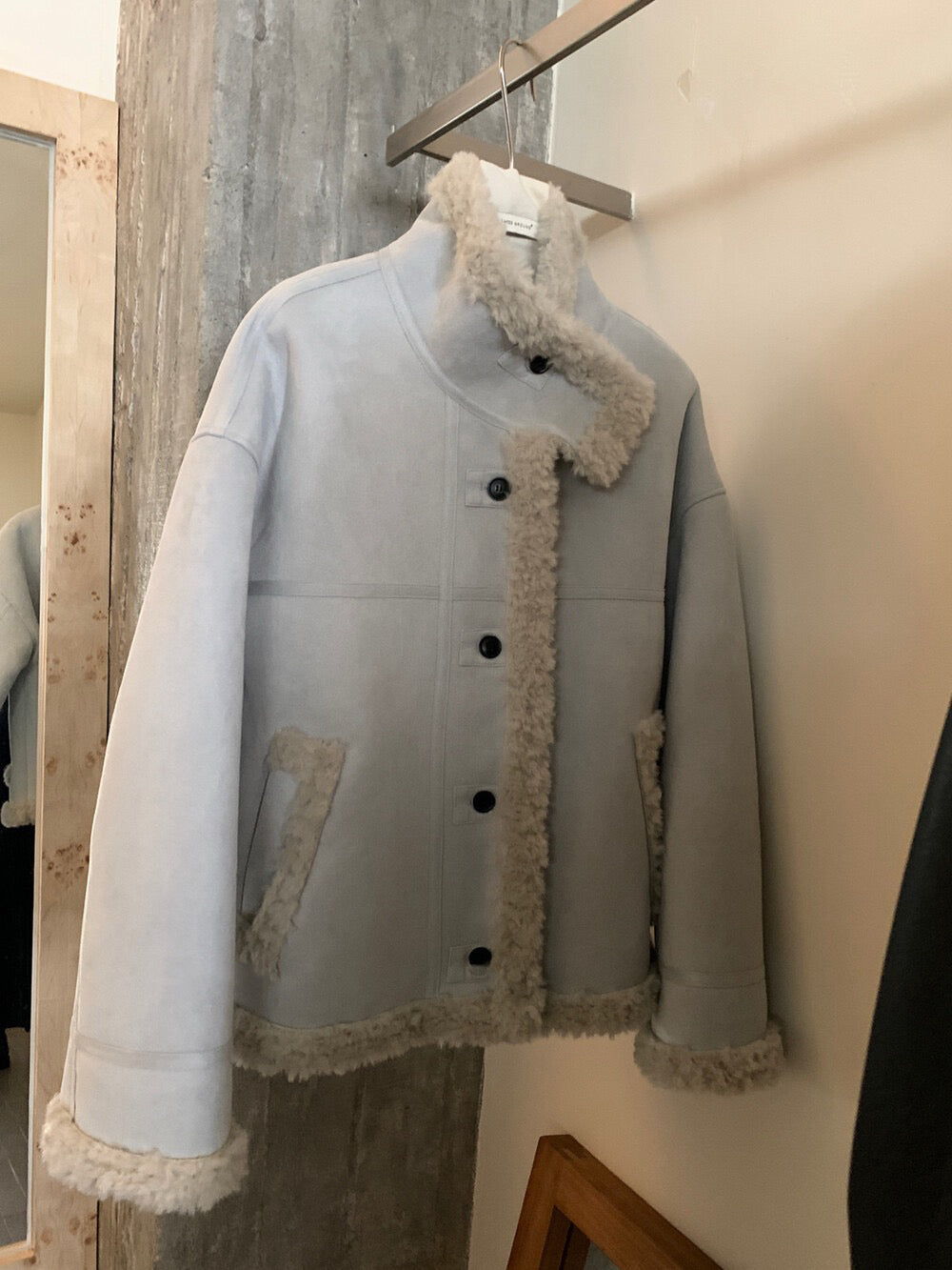 // 性價比極高皮毛一體羊羔毛麂皮外套