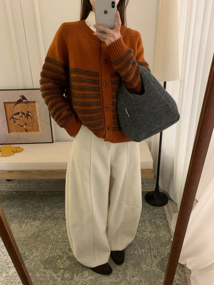 // 100%羊毛立體鈎線半間CD