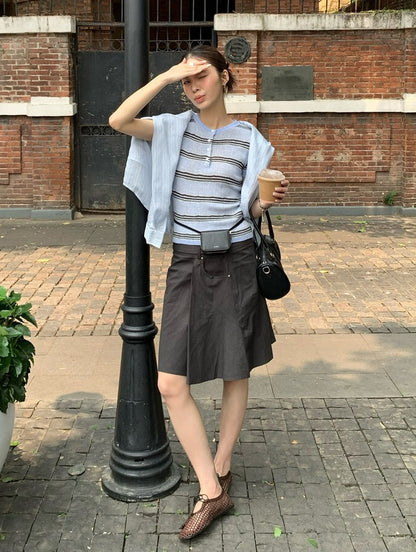 // 極顯瘦圓領小鈕扣間條短袖NT