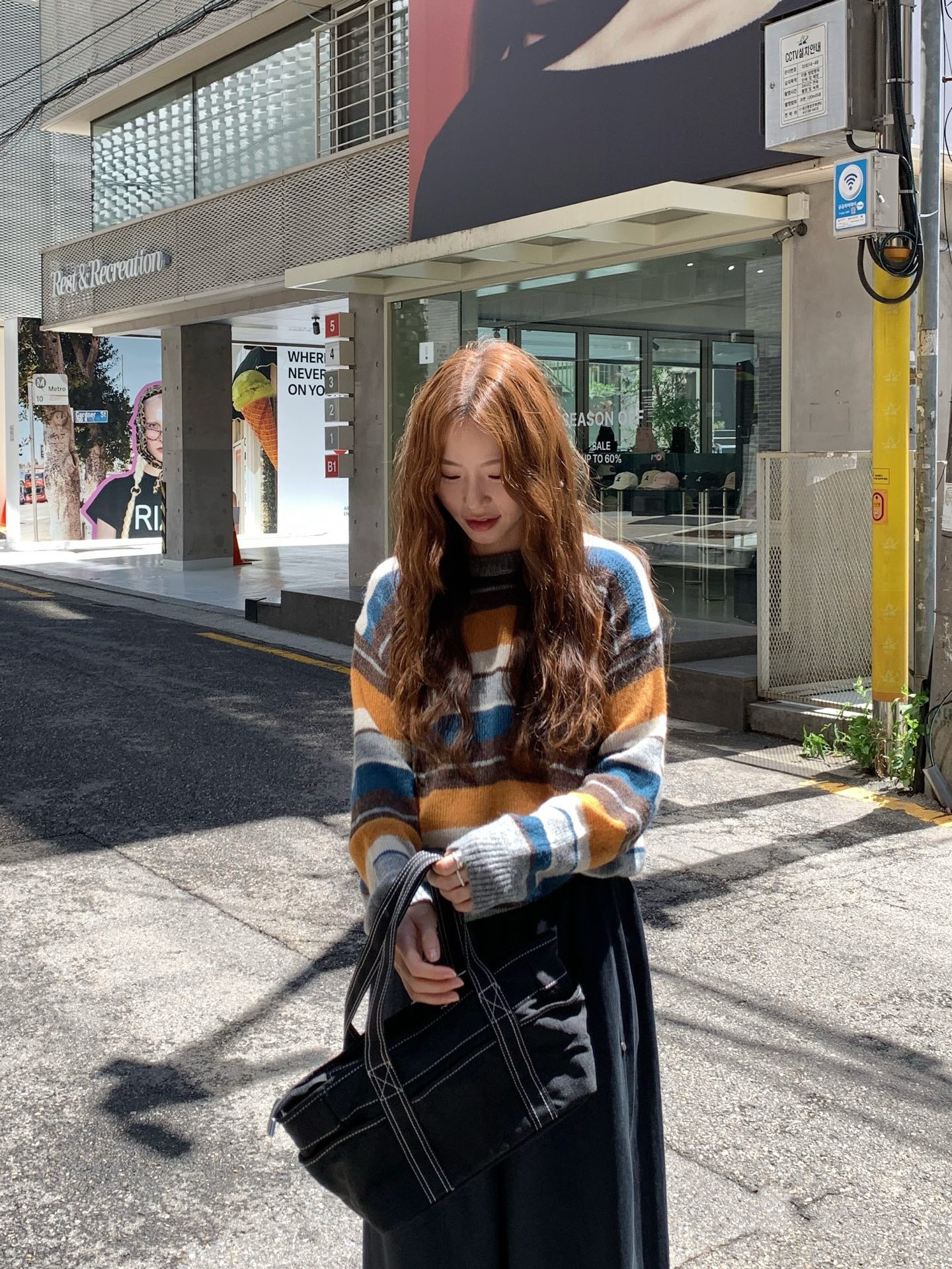 // 復古感撞色間條圓領10%羊毛NT