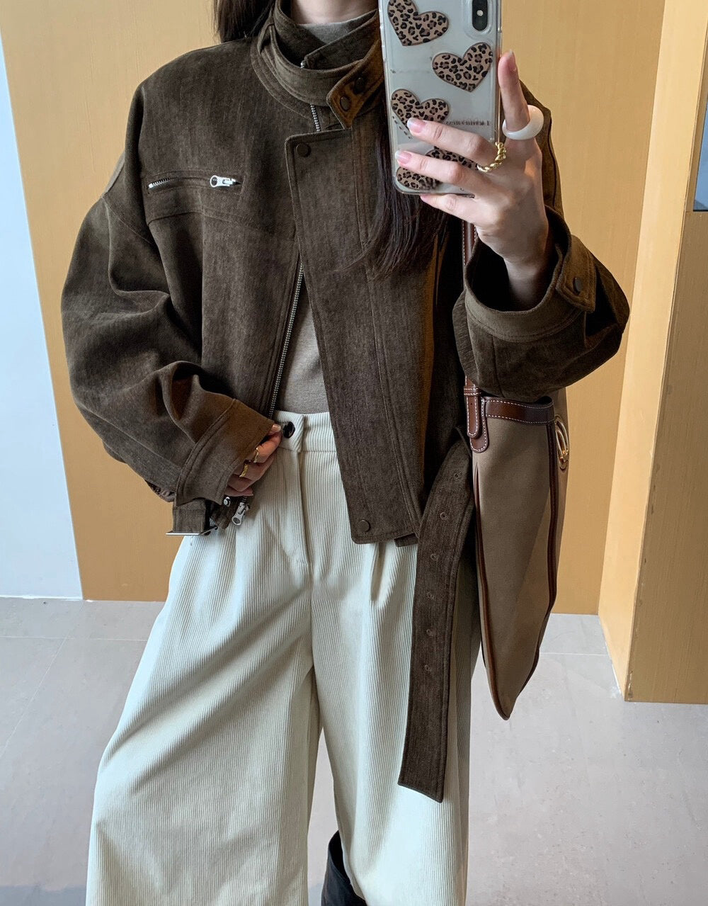 // 質感超好的雪尼爾絨帥氣短款外套