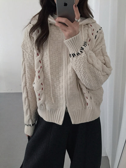 // 特別織紋撞色線麻花連帽CD